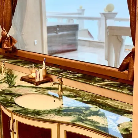 Апартамент La Mer Luxury Penthouse