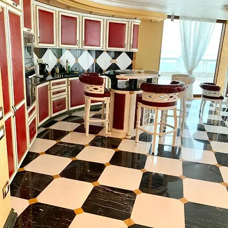 Апартамент La Mer Luxury Penthouse *